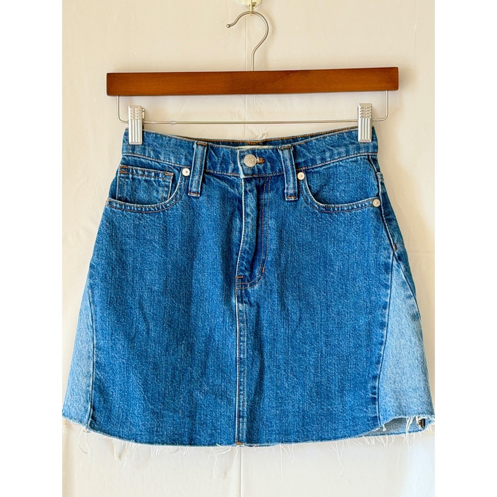 Madewell Two Tone Denim Mini Skirt Size 23 Medium Wash Raw Hem J0555